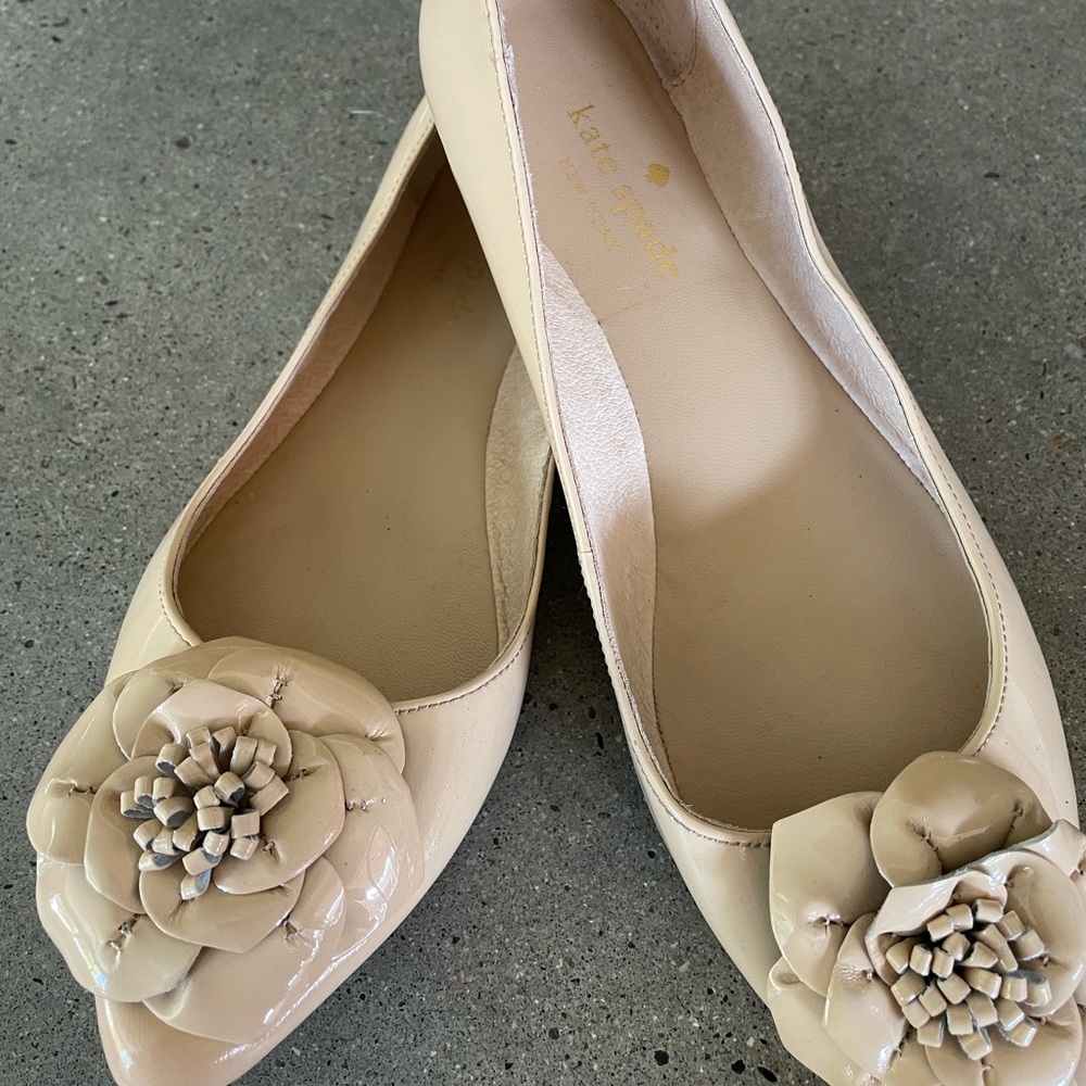Kate Spade ♠️ Nude flats with bow. Size 7. EUC
